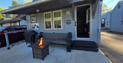 "Hunter’s Hideout – A Rustic Cottage for Adventure & Relaxation"