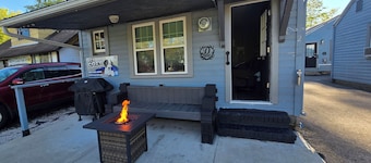 "Hunter’s Hideout – A Rustic Cottage for Adventure & Relaxation"