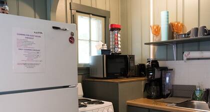 "Hunter’s Hideout – A Rustic Cottage for Adventure & Relaxation"