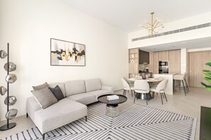 TV - Stylish 2 BD with Premium Amenities in JVC (Dubai)