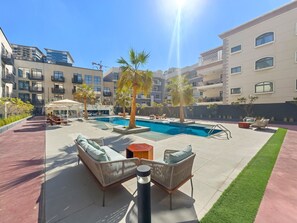 Pool - Cozy and Contemporary Studio in the Heart of JVC (Dubai)