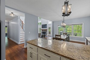 Dining - Lake access with mountain views! (Cullowhee)