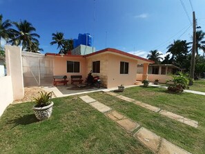Fachada de la propiedad