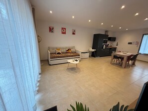 TV - Welcome to "Le Val De Galerne" 5 minutes from Beauval ZooPark! (Seigy)
