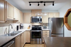 Fridge, microwave, oven, stovetop - 2 Bedroom Townhome with King Bed and  Private Hot Tub in the Heart of Whistler (Whistler)