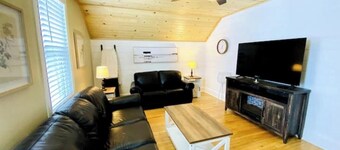 Humbly Mqt - Upper Level - 2 BR Relaxation