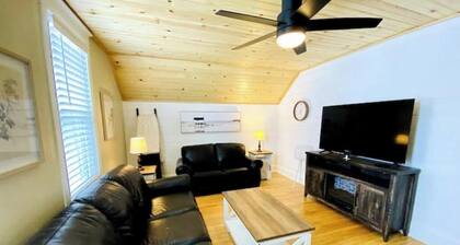 Humbly Mqt - Upper Level - 2 BR Relaxation