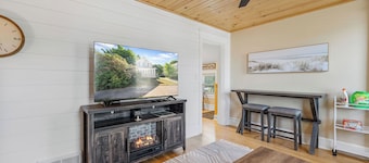 Humbly Mqt - Upper Level - 2 BR Relaxation