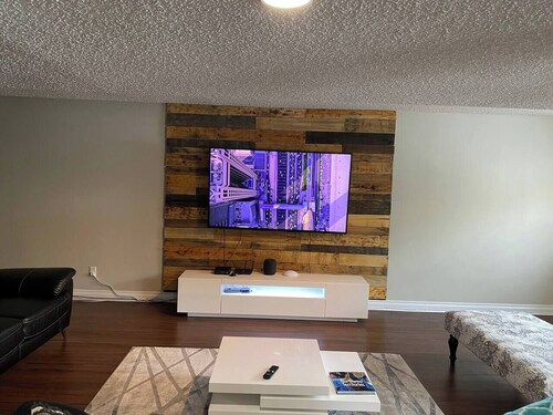 1Bed Cozy Retreat & Spacious Lounge