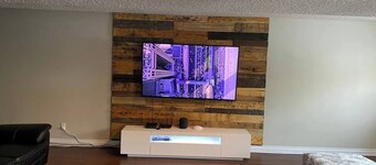 1Bed Cozy Retreat & Spacious Lounge