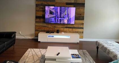 1Bed Cozy Retreat & Spacious Lounge