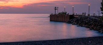 Cozy Euclid Home Near Lakefront