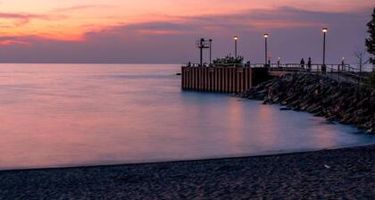 Cozy Euclid Home Near Lakefront