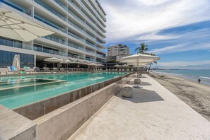 Piscine extérieure, piscine chauffée