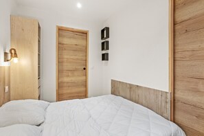 1 habitación, tabla de planchar con plancha y wifi gratis 
