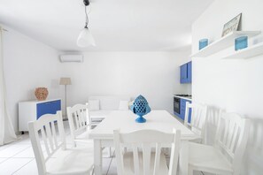 Interior - Apartment 'Apt 5' with Shared Terrace, Wi-Fi and Air Conditioning (Otranto)
