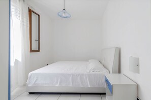 1 bedroom, iron/ironing board, free WiFi, bed sheets - Apartment 'Apt 5' with Shared Terrace, Wi-Fi and Air Conditioning (Otranto)