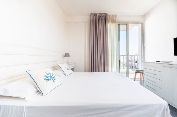 1 bedroom, free WiFi, bed sheets