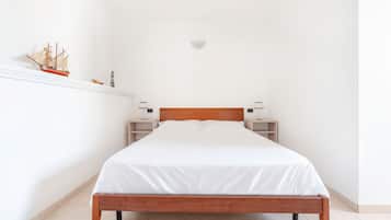 3 slaapkamers, een strijkplank/strijkijzer, gratis wifi, beddengoed