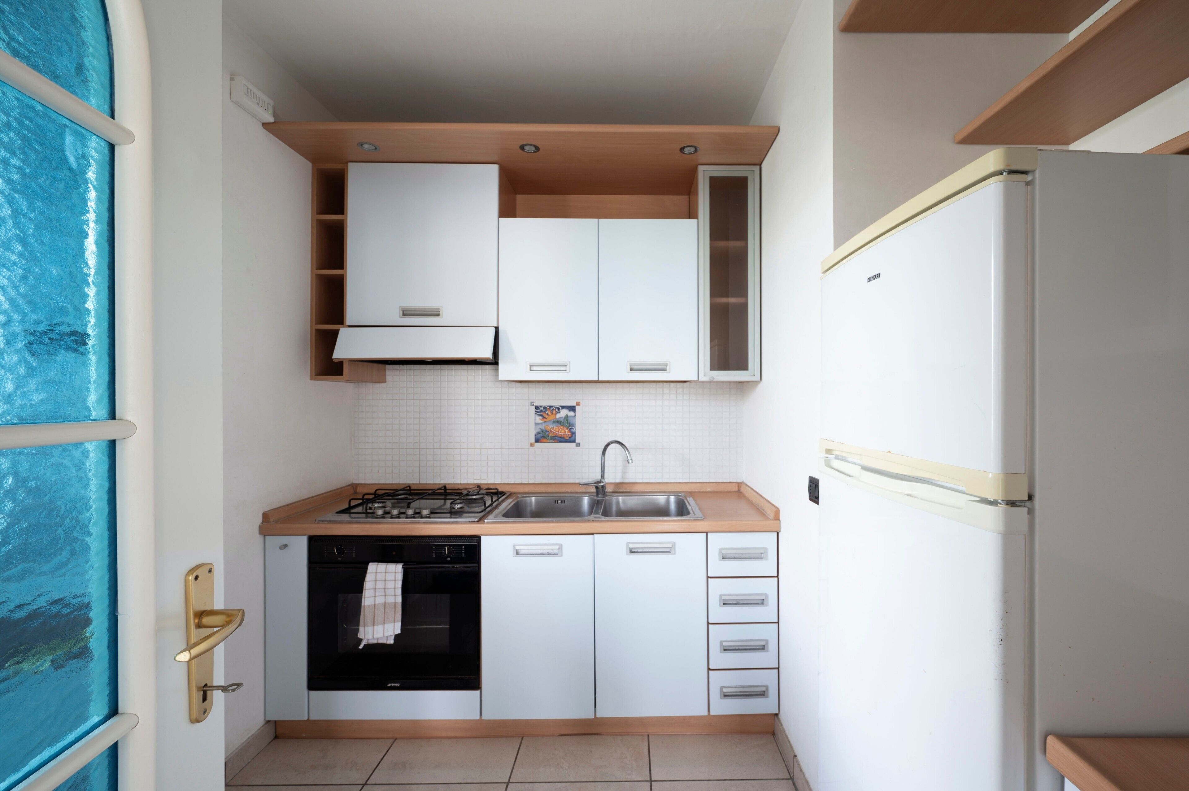 冰箱、烤箱、炉灶、厨具/餐具