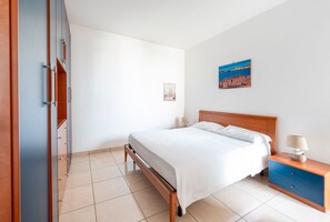 3 habitaciones, tabla de planchar con plancha y wifi gratis