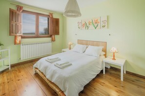 7 bedrooms, free WiFi, bed sheets