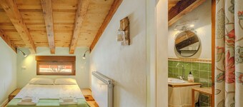 Holiday Home 'La Alameda' with Sea View, Private Pool and Wi-Fi