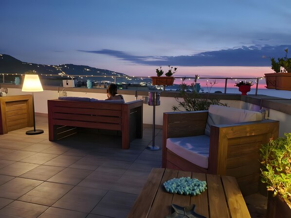 Property grounds - Room 'Camera ''Malafemmena'' Con Balcone' with Shared Terrace, Wi-Fi and Air Conditioning (Meta)