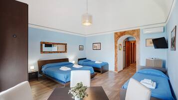 1 bedroom, free WiFi, bed sheets