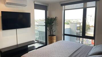 1 bedroom, in-room safe, iron/ironing board, WiFi