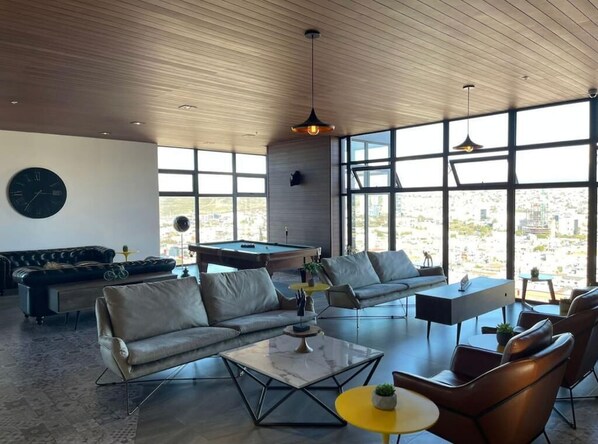 Games room - Cozy 1-bedroom apartment in awesome Tijuana DOWNTOWN with fitness room, WiFi (Tijuana)