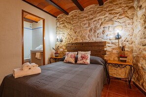 5 Schlafzimmer, Bügeleisen/Bügelbrett, Bettwäsche