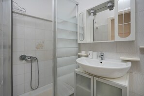 Doccia, asciugacapelli, asciugamani