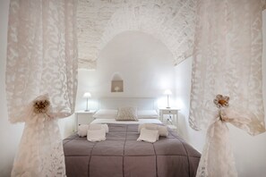 3 bedrooms, iron/ironing board, free WiFi, bed sheets - Apartment 'Pà' with Wi-Fi and Air Conditioning (Ostuni)