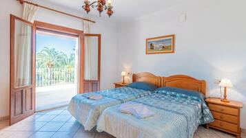 5 bedrooms, iron/ironing board, free WiFi, bed sheets