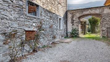 Enceinte de lâhĂ©bergement