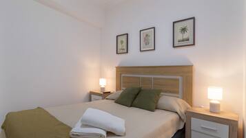 1 chambre, fer et planche Ă repasser, Wi-Fi gratuit, draps fournis