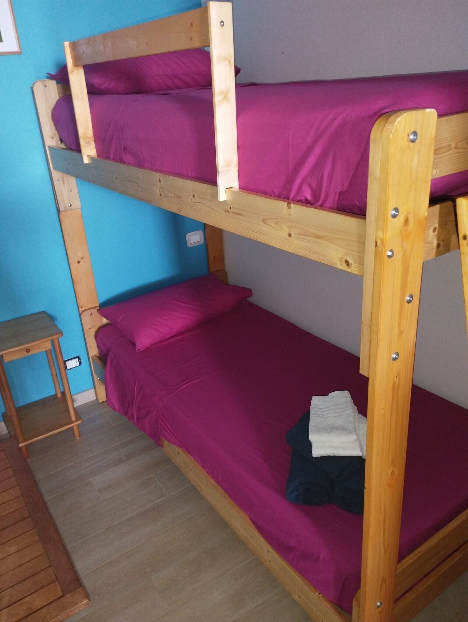 2 quartos, Wi-Fi de cortesia, roupa de cama