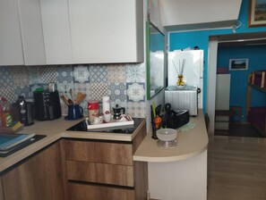 Refrigerador, horno, parrilla de estufa y lavavajillas 