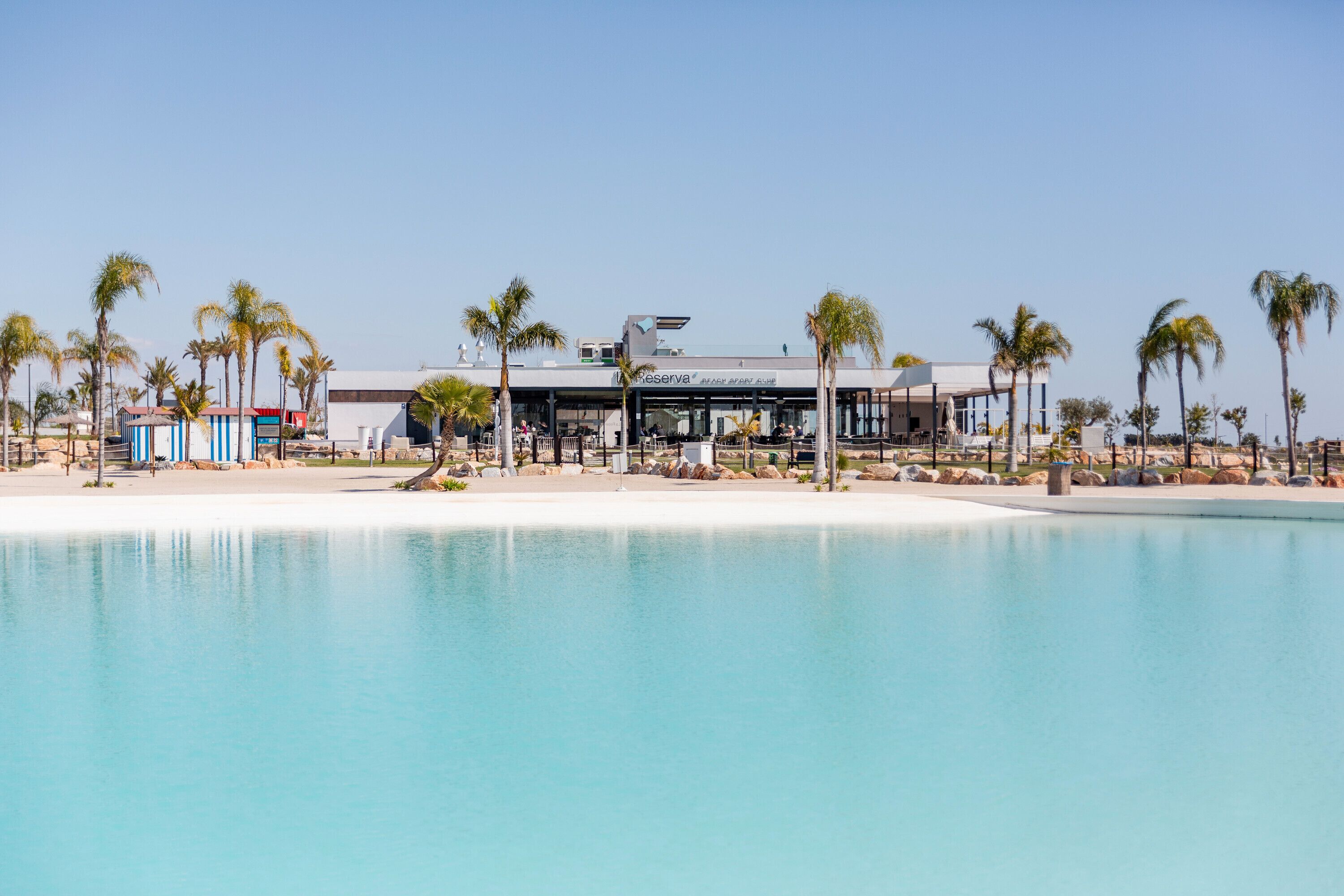 Een verwarmd zwembad