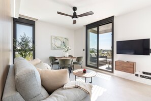 TV - Apartment 'Laias Home' with Private Pool, Wi-Fi and Air Conditioning (Torre-Pacheco)