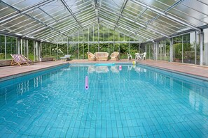 Piscine intérieure