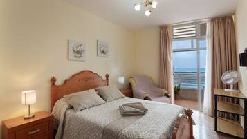 2 chambres, fer et planche Ă repasser, Wi-Fi gratuit, draps fournis