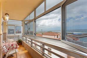 Interior - Vacation Apartment 'Un Guiño Al Mar' with Sea View, Private Terrace and Wi-Fi (Puerto de la Cruz)