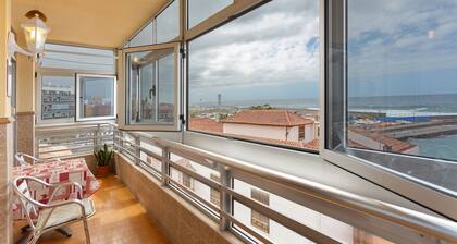 Vacation Apartment 'Un Guiño Al Mar' with Sea View, Private Terrace and Wi-Fi