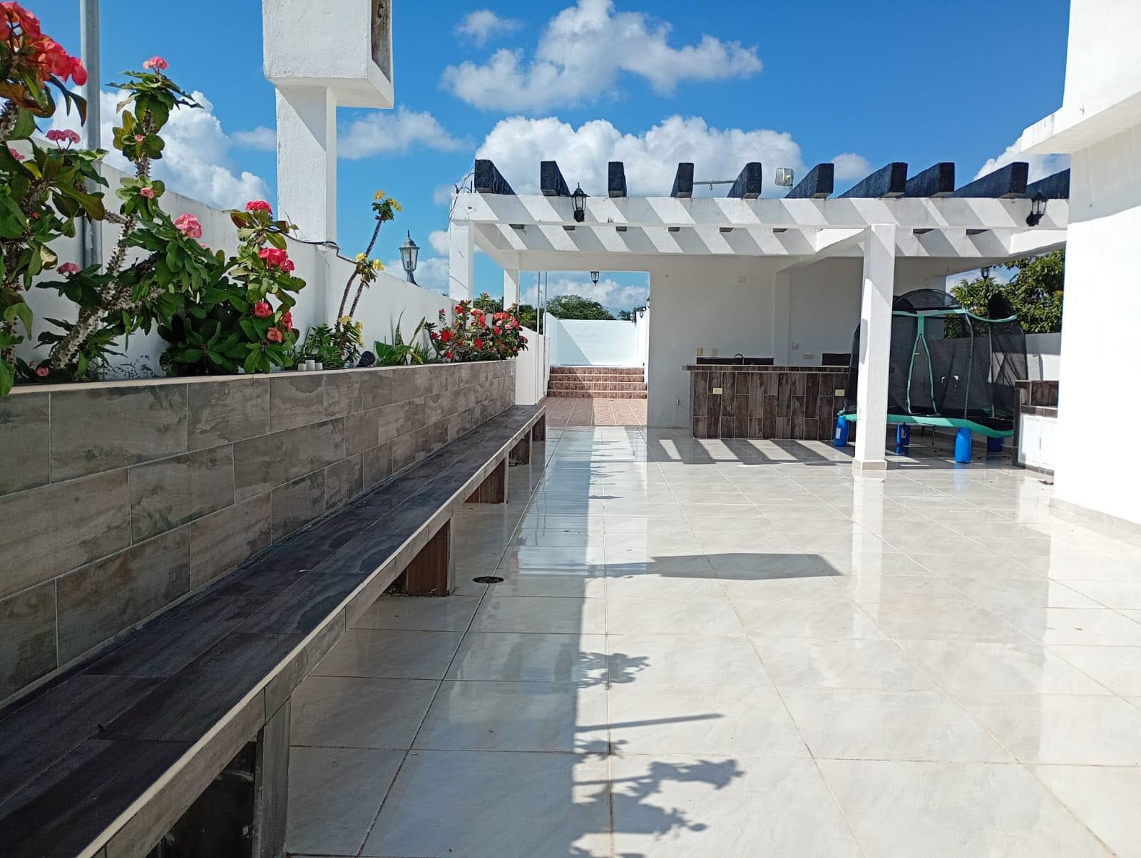 شرفة على السطح