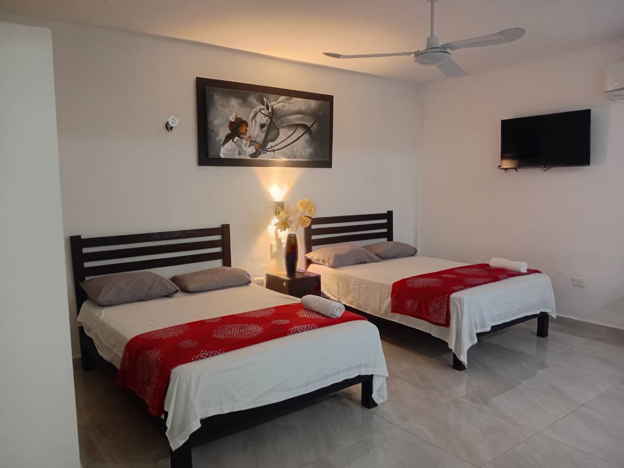 Dobbeltrom – standard | Skrivebord, wi-fi (inkludert) og sengetøy