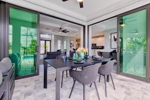 Dining - VILLA JUST RELAX – HEATED POOL | CANAL VIEW | BOAT RENTAL + TOURS VOUCHER INCL. (Cape Coral)