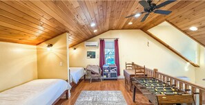 6 bedrooms, free WiFi, bed sheets
