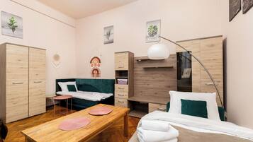 Iron/ironing board, WiFi, bed sheets